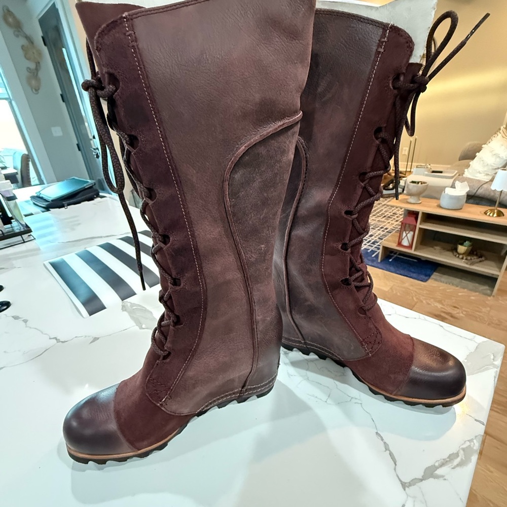 Sorel Women's Burgundy Lace-Up Tall Boots